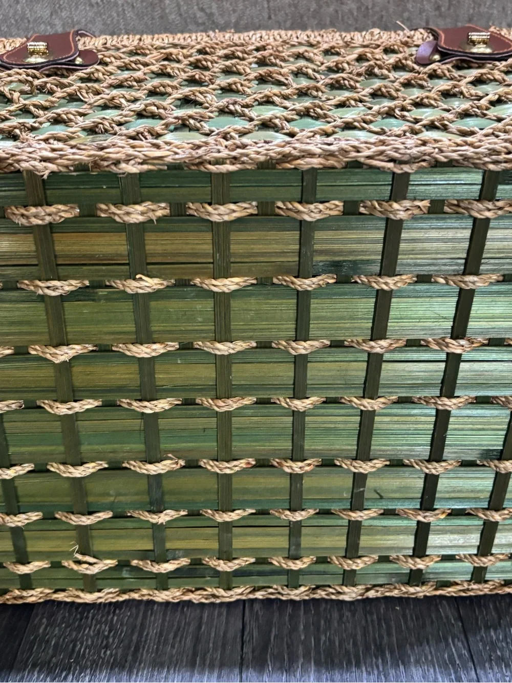 Vintage wicker and tropical palm green picnic basket service for four
